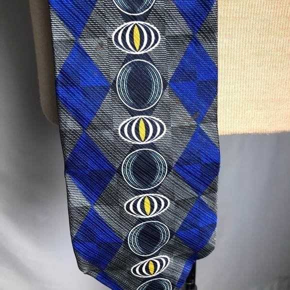 - Mens Blue/Gray/Yellow/Black Tie. Like New - Picture 2 of 3